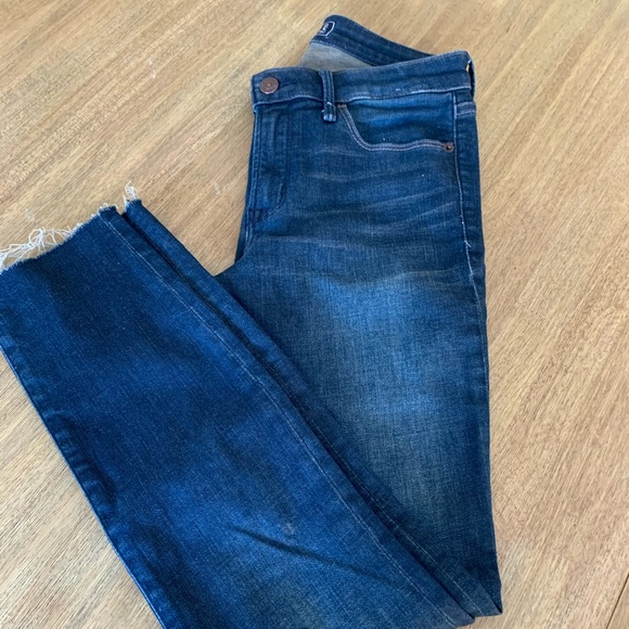 Woman’s Abercrombie jeans - Picture 1 of 2